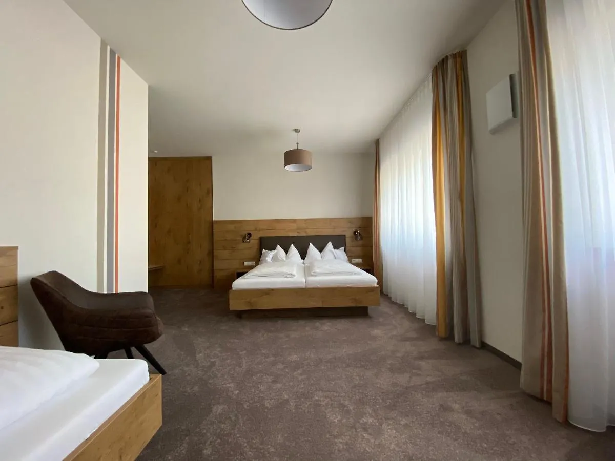 Hotel Hotel-Pension Scharl Am Maibaum Eitting