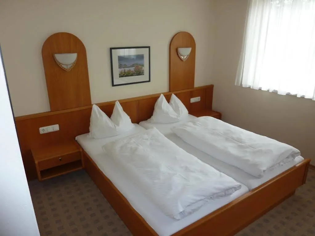 Hotel-Pension Scharl Am Maibaum Eitting 3*,